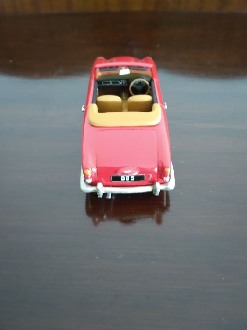 アストンマーチン　DB5