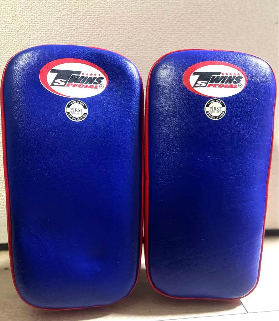 TWINS キックミット 青/赤 M