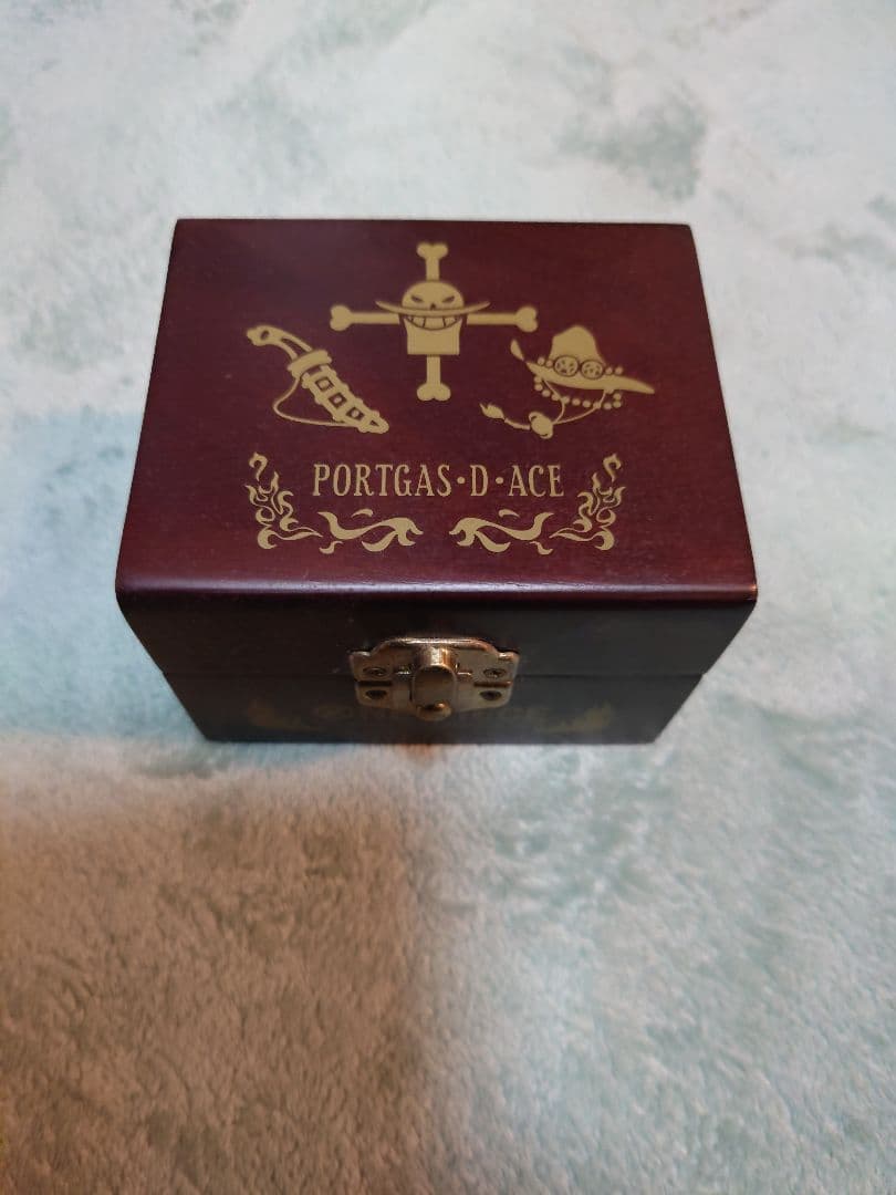 ワンピース　火拳のエース炎の記憶　限定版公式メモリアルウォッチ