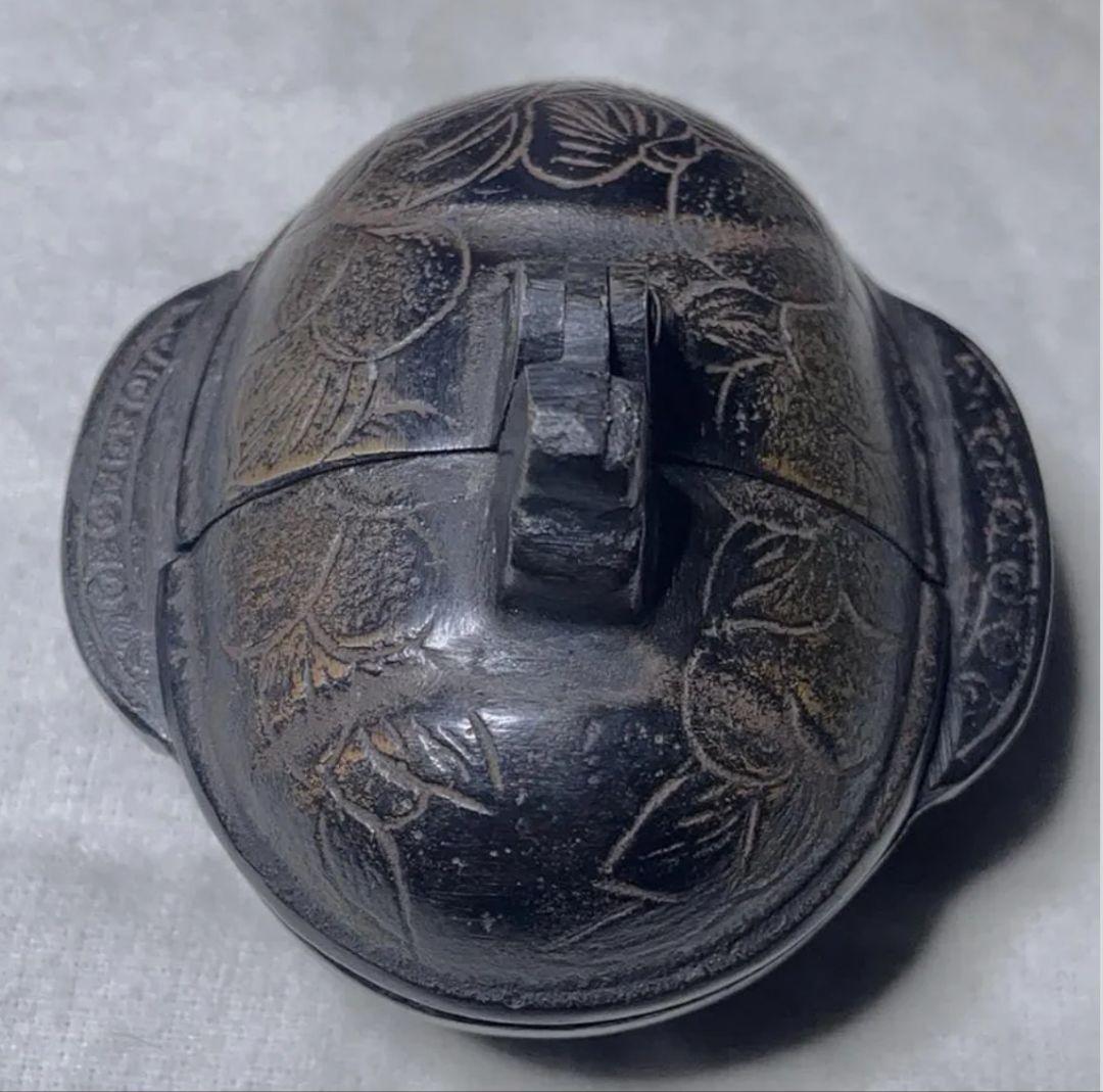 亀型金属香炉 花模様彫刻 金属製時代のポータブル燭台、レトロで貴重、仏具の骨董品
