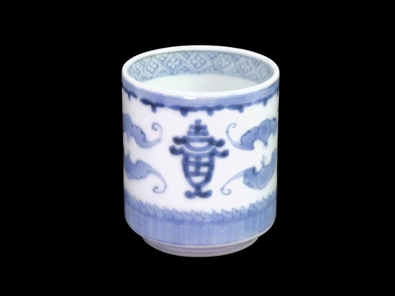 古伊万里　染付　蝙蝠に寿紋の図　猪口　のぞき　E979AS-DAv