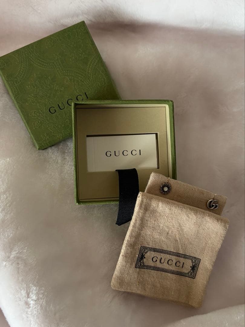 GUCCI ダブルG スタッズ ピアス