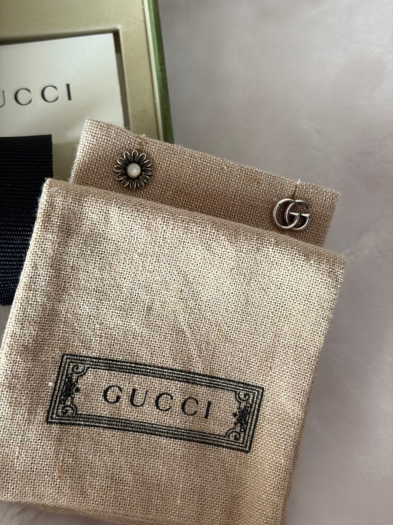 GUCCI ダブルG スタッズ ピアス