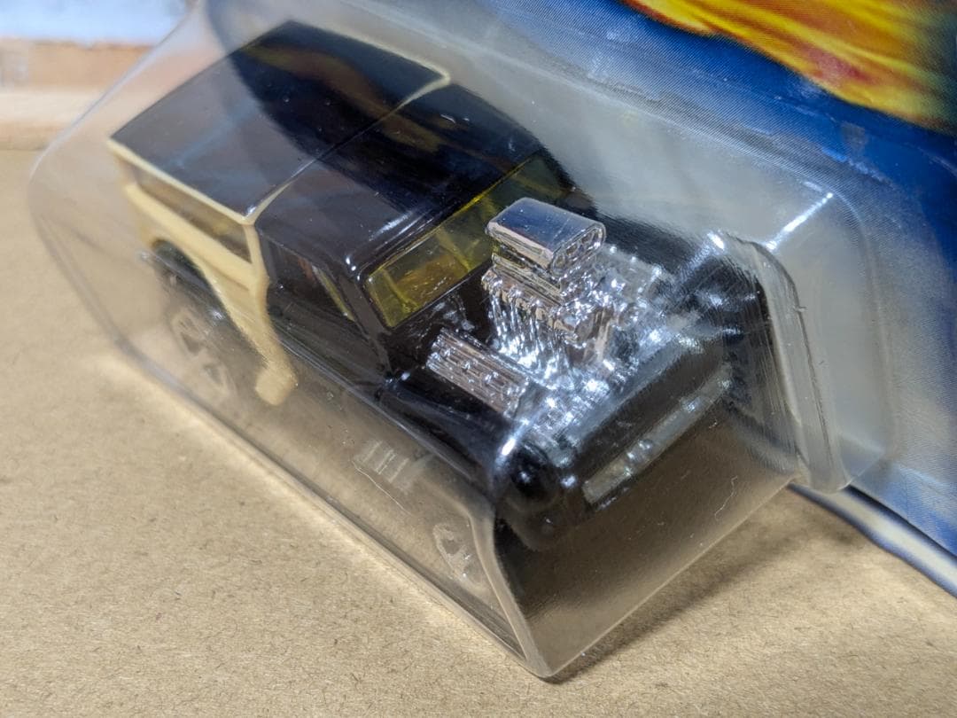 Hot Wheels 2001 Morris Wagon ミニカー