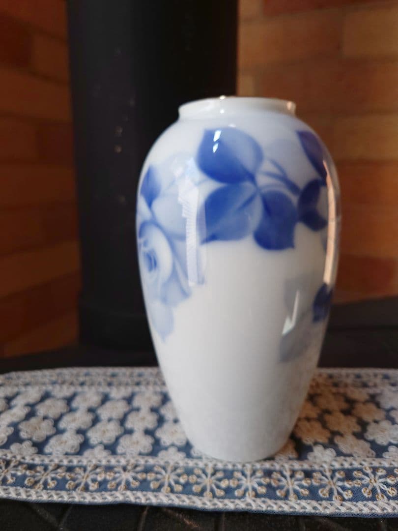 大倉陶園　ブルーローズ　小ぶりの花瓶　花びん　花生け　フラワーベース