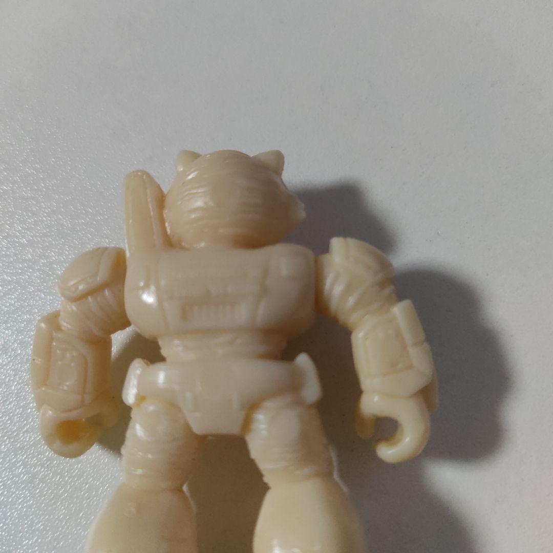 トランスフォーマー ビーストフォーマー ホワイト 無彩色 エンブレムなし