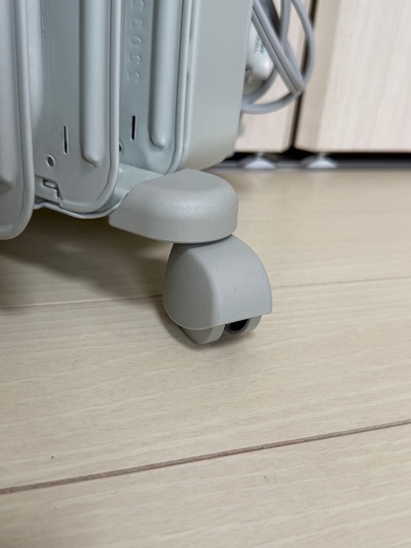 【美品】DeLonghi デロンギ オイルヒーターKHD410812-GC