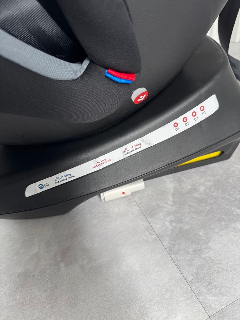 Reecle チャイルドシート 新生児~12歳頃 対応+抜け出し防止ベルト