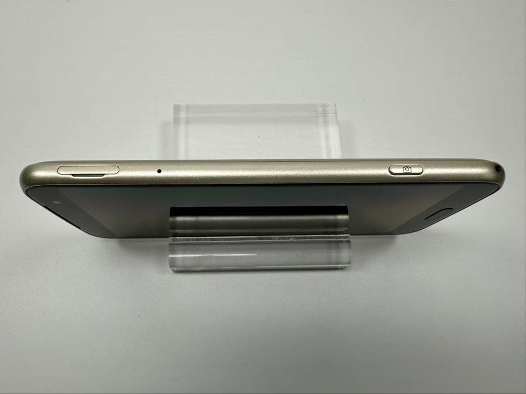 NTT docomo らくらくスマートフォン F-53E ゴールド