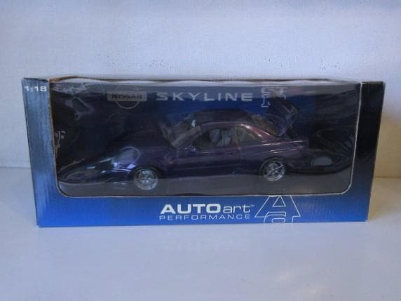 特価 AUTOart 1/18 スカイライン GT-R ミッドナイトパープル