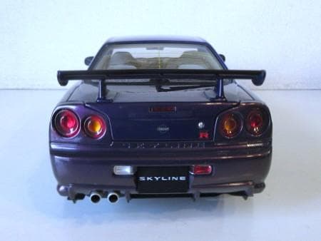 特価 AUTOart 1/18 スカイライン GT-R ミッドナイトパープル