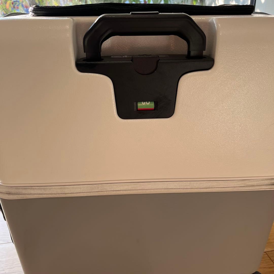 最終セールです！Lサイズ　日本発ペットハードキャリー　「PETiCO（ペチコ）」