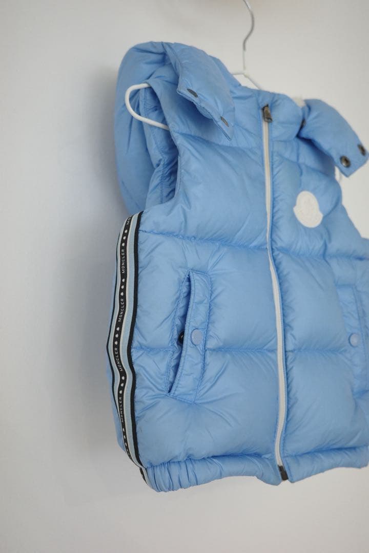 MONCLER 水色 ダウンベスト フード付き