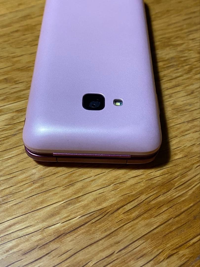 au KYF39 ピンク　折りたたみ式携帯電話 本体　美品