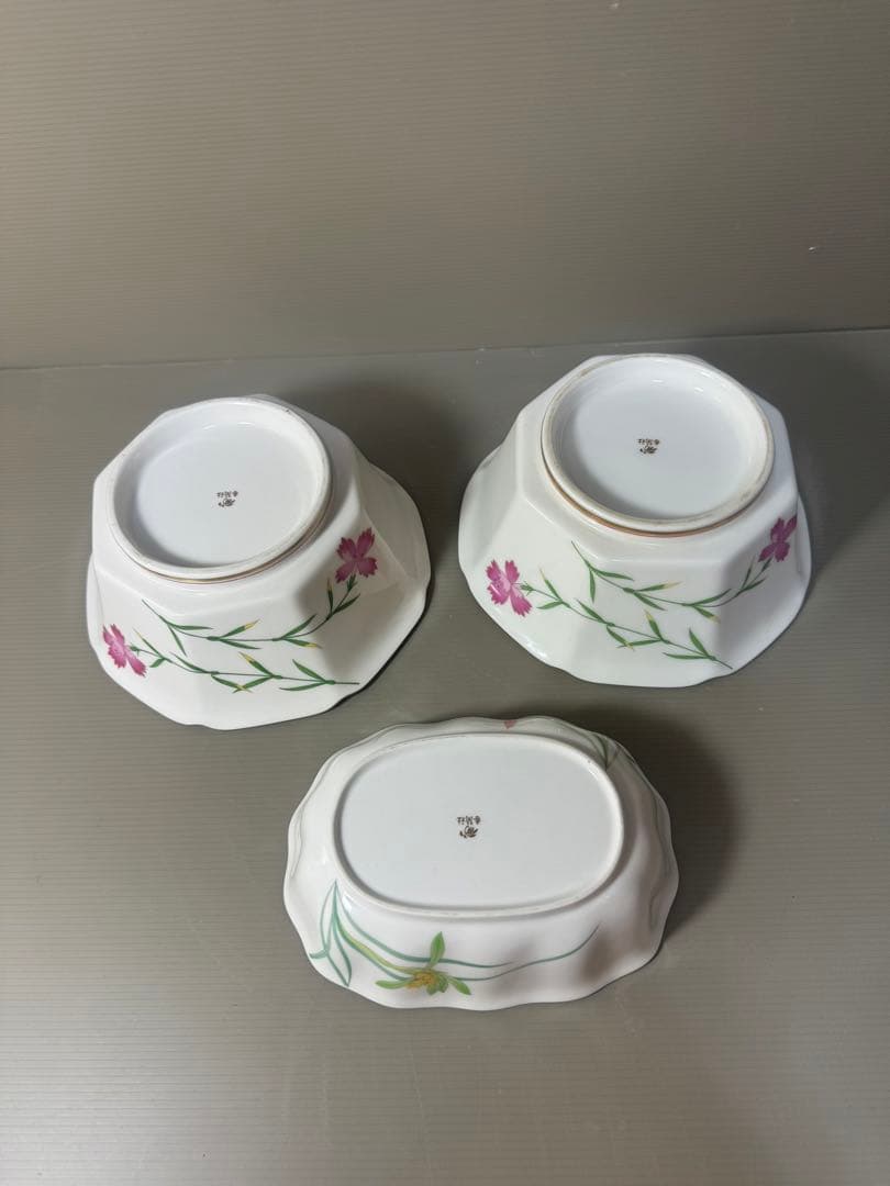 2397 香蘭社　金彩　深鉢2客　楕円鉢1客