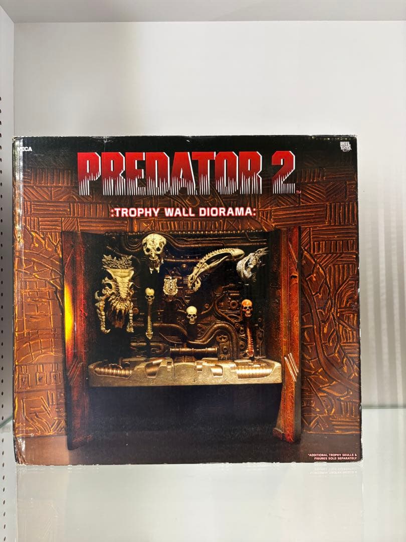 貴重品　ネカ　プレデター2 トロフィーウォール　豆魚雷