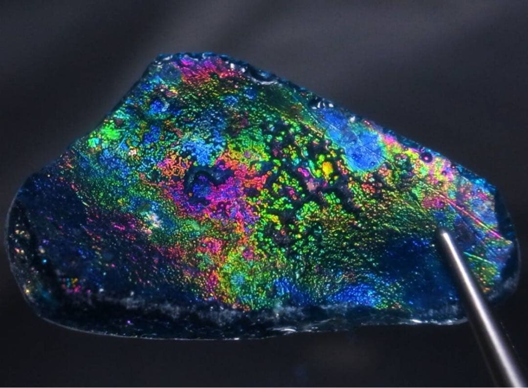 18.06ct 新品・2000年の時を超えた神秘・銀化が綺麗な天然ローマングラス