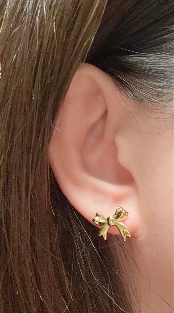 ピアス リボンピアス 18金 AU750 新品未使用