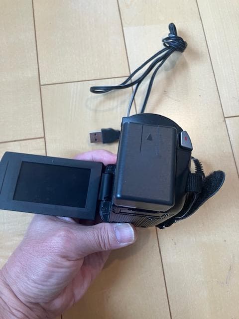 動画はビデオカメラで！美品★　パナソニック　ハンディハイビジョン