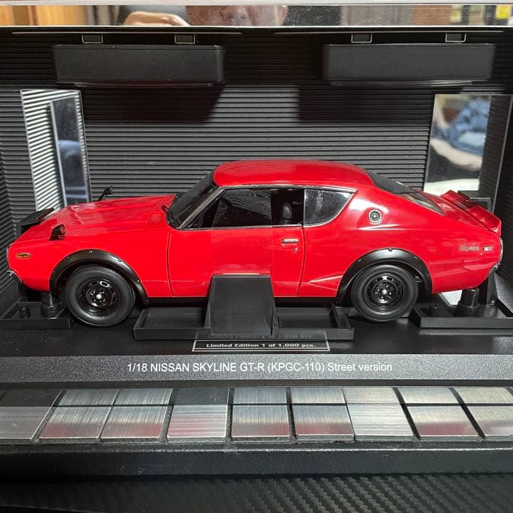 絶版未展示品　京商1/18スカイライン2000GT-R (KPGC110)レッド
