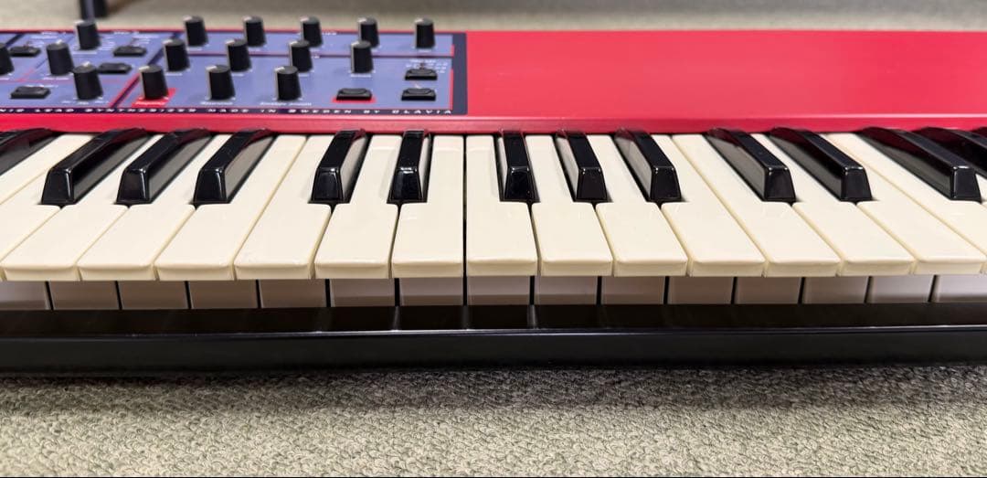 Nord Lead シンセサイザー / バーチャルアナログキーボード