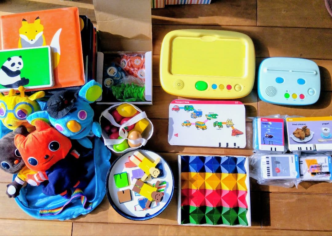 ワールドワイドキッズ　知育玩具・絵本・CD-ROMセット