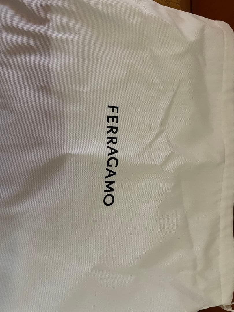 FERRAGAMO ブラック 巾着型ショルダーバッグ