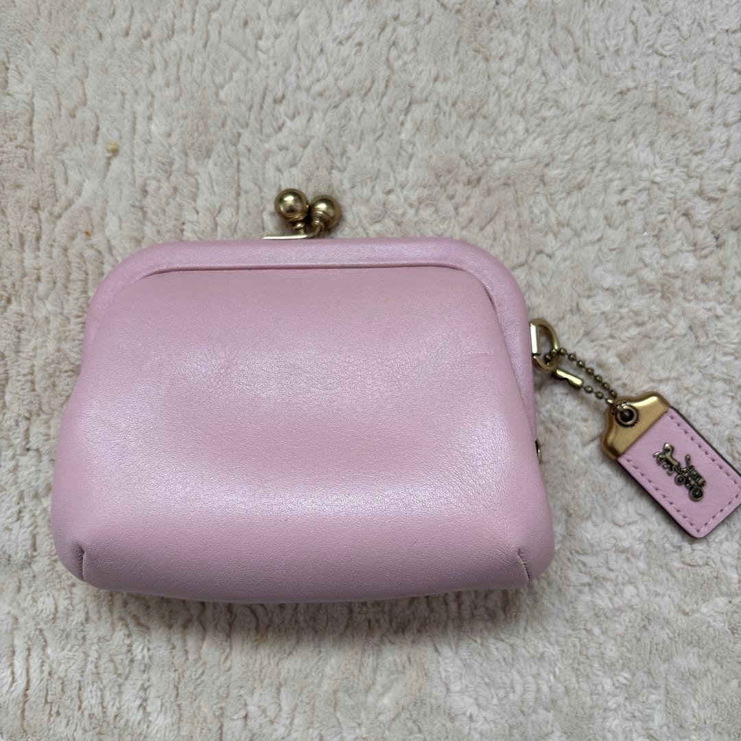 coach 薄いピンクのがま口ケース
