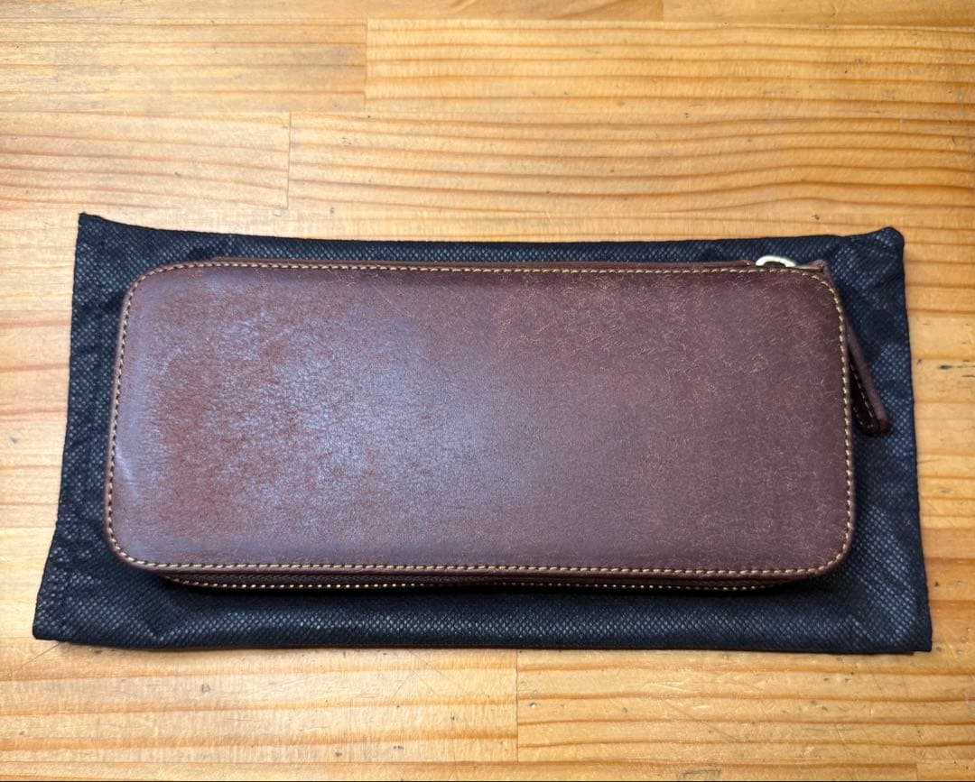 バハギア ペンケース ラウンドジップ型 プエブロ タバコ ブッテロー