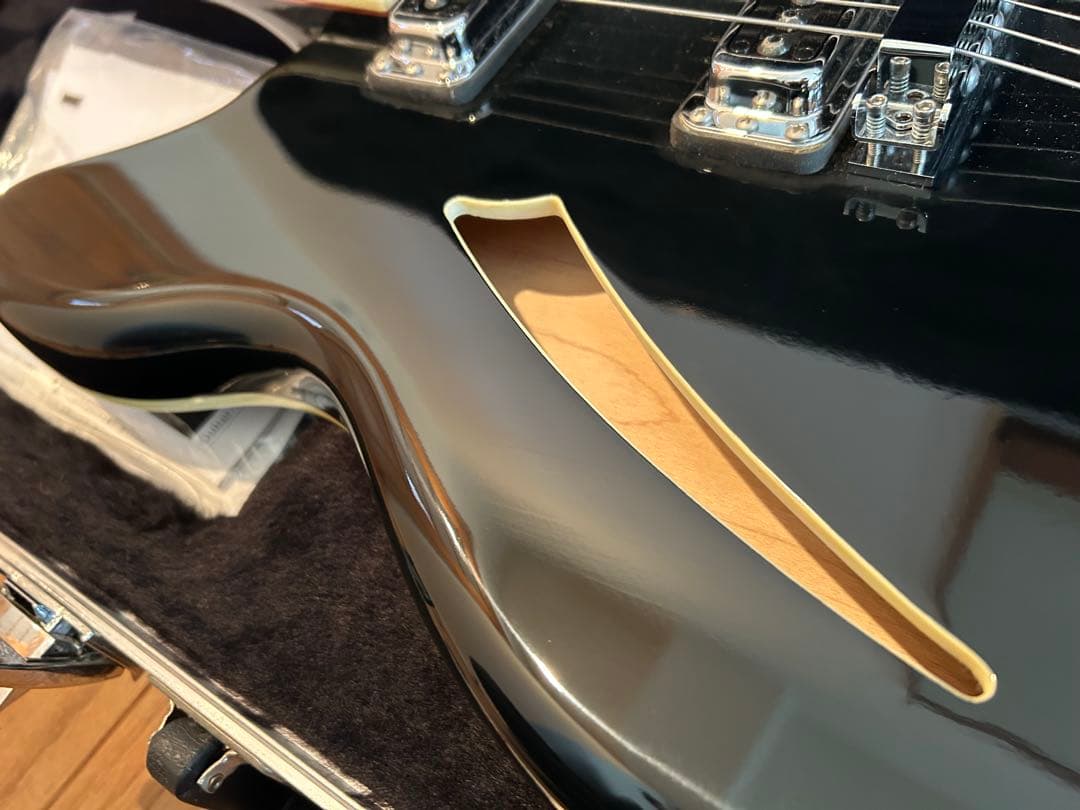 Rickenbacker 360 Jetglo ハードケース付