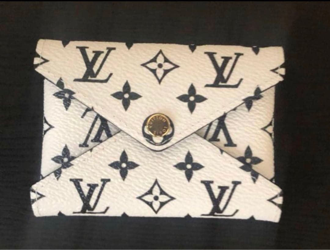 かなりレアなルイ ヴィトン LV ポシェット キリガミ