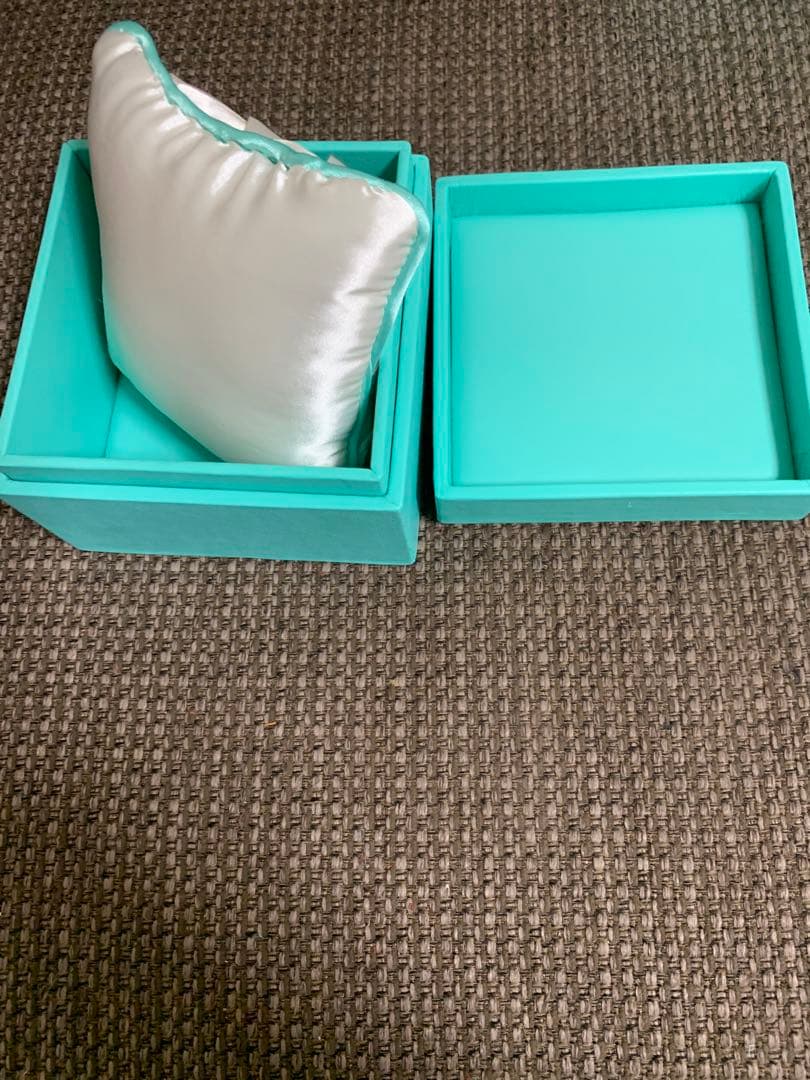 正規品　希少品ティファニーアクセサリーリング　ブレスレットなど小物入れ