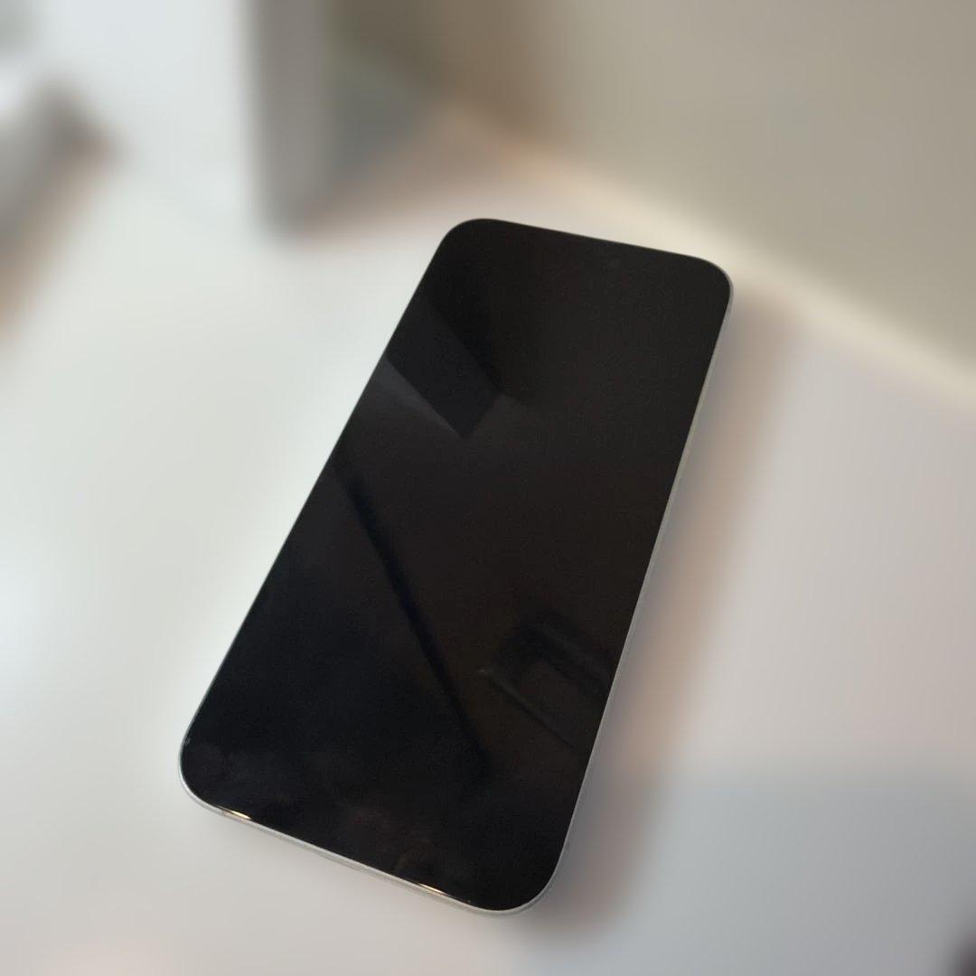 Apple iPhone 16 plus ホワイト 本体 充電ケーブル付き