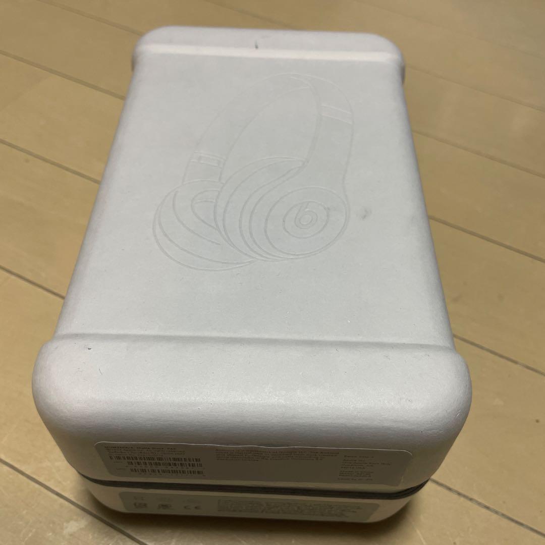 Beats Solo4 オンイヤーワイヤレスヘッドフォン マットブラック