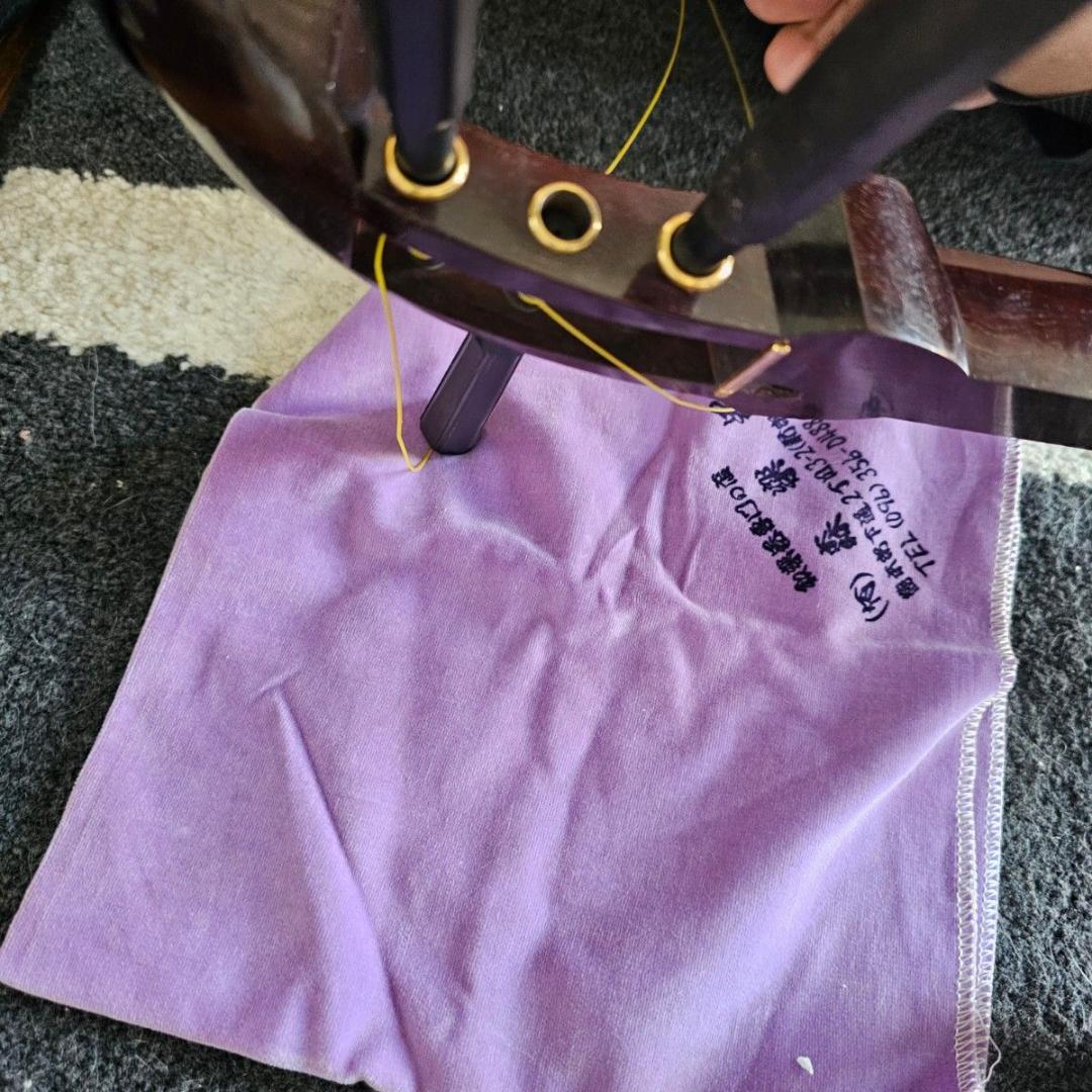 三味線 中棹 犬皮 紫檀 丸打胴 東サワリ 金細 ハードケース付