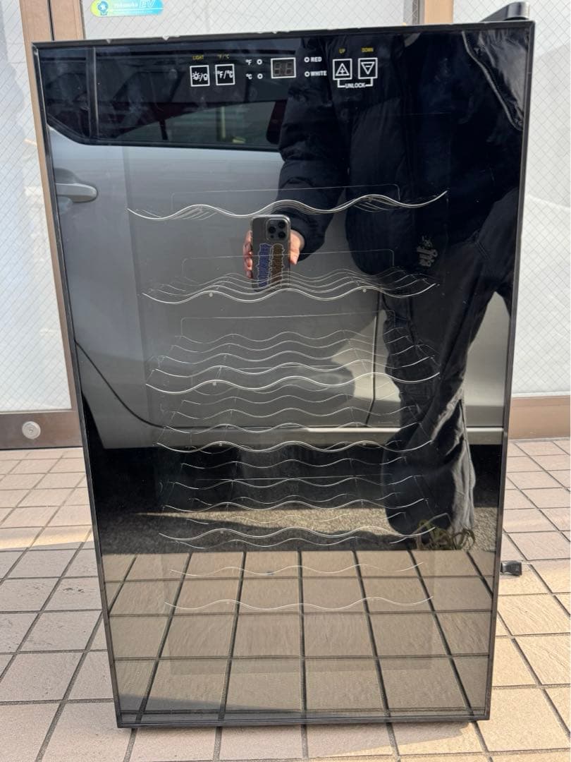 最終値下げ　ワインセラー　２8本　ミラードア　ブラック