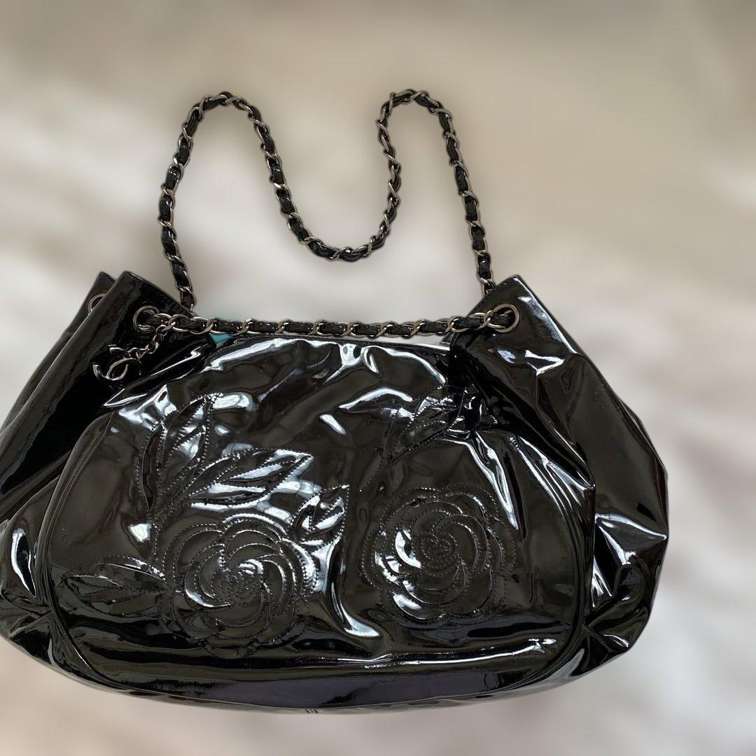 Y*A様 CHANEL 廃盤シャネルフラワーエナメルブラック ハンドバッグ