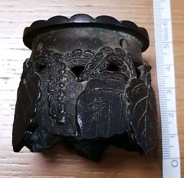 墨台蓋置(足が付いた形の蓋置)　茶道具　書道具