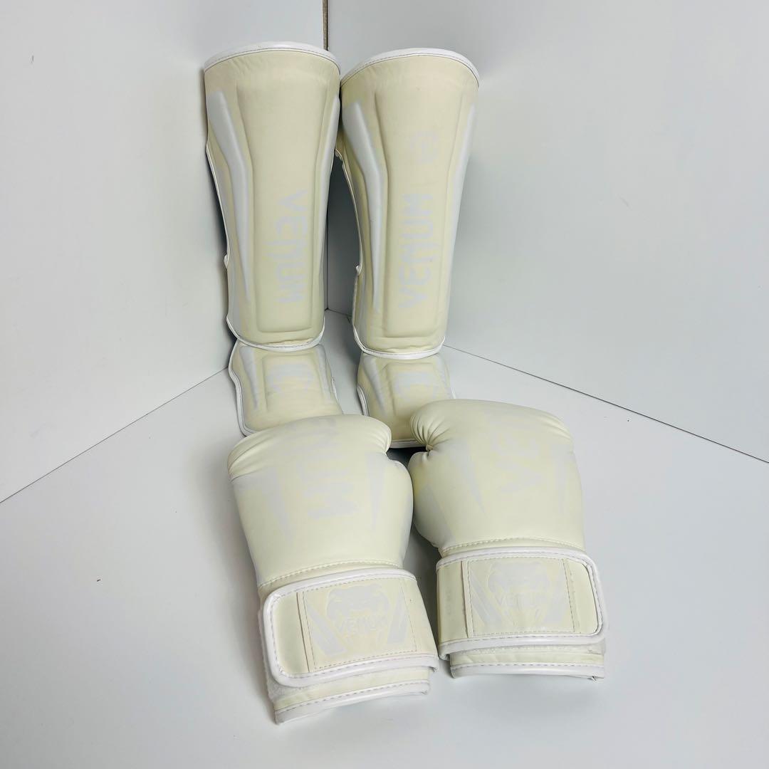 良品　VENUM グローブ ヴェヌム レガース　14オンス