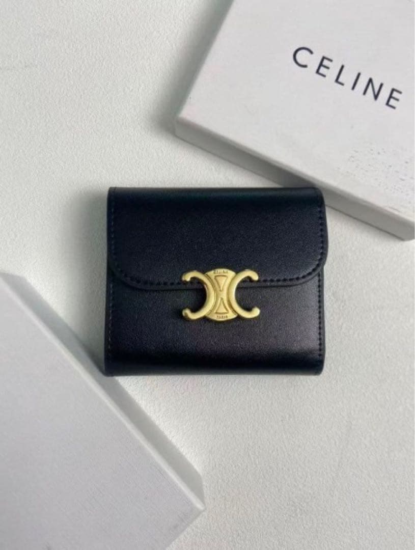 CELINE セリーヌ　トリオンフ スモールウォレット　三つ折り財布 ブラック