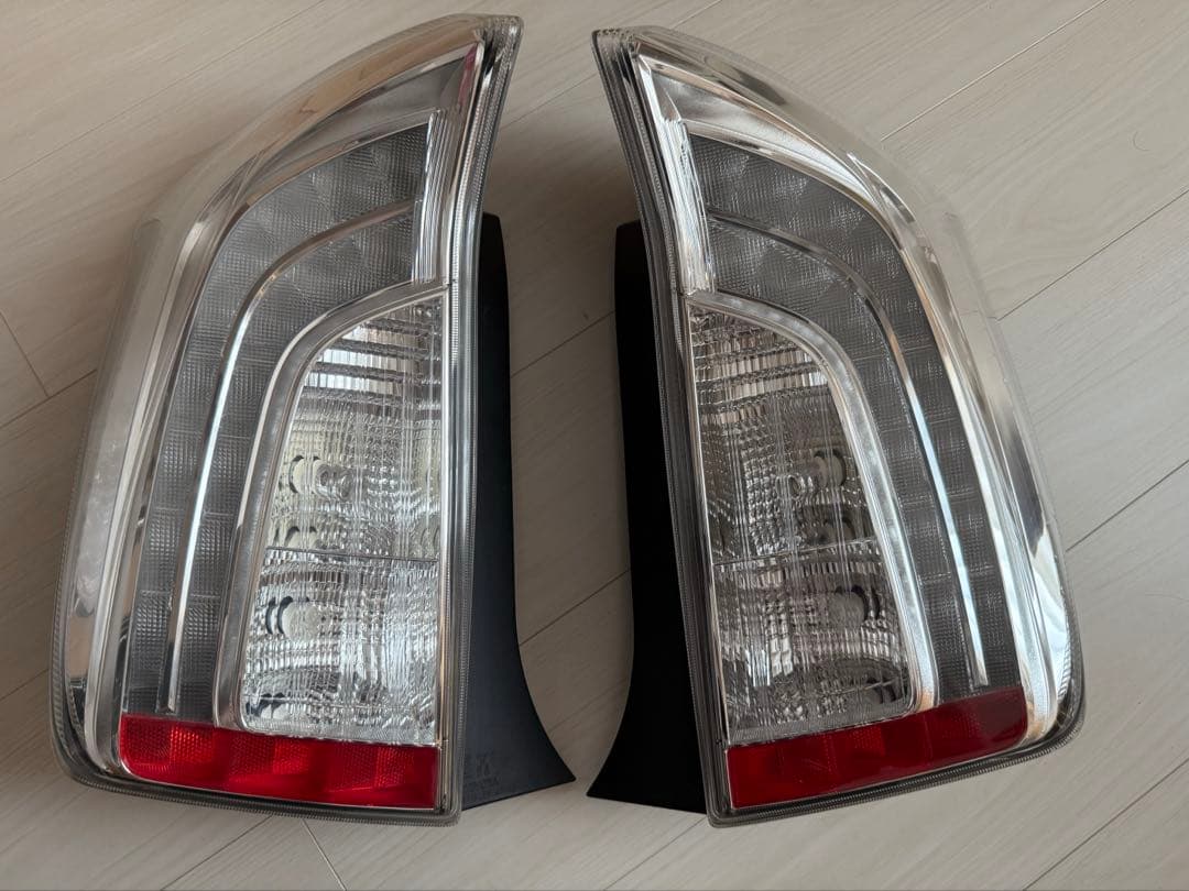 30プリウス　PHVテール