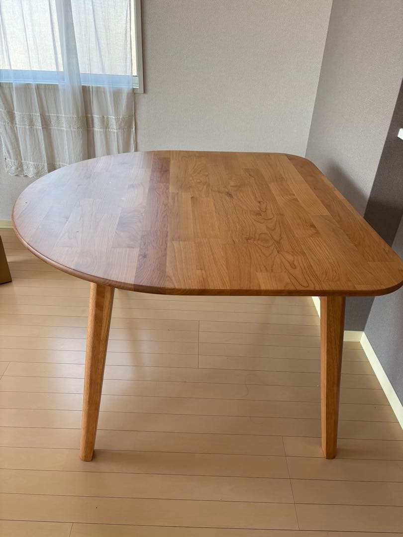 TOKYOインテリア　ダイニングテーブル