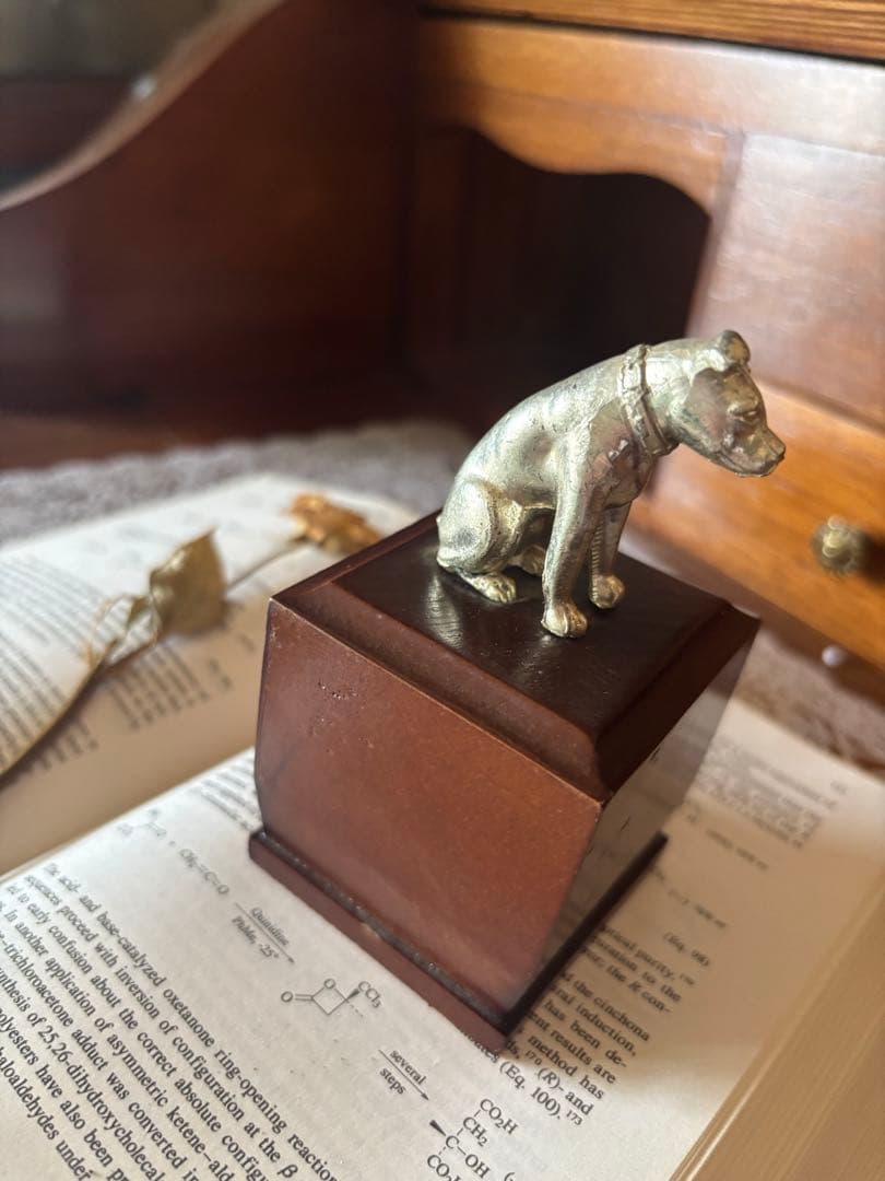 ビクター犬彫刻付き木製台座　昭和レトロ