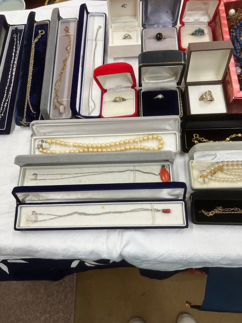 真珠　サンゴネックレス　イミテーションのアクセサリーまとめて　中古品