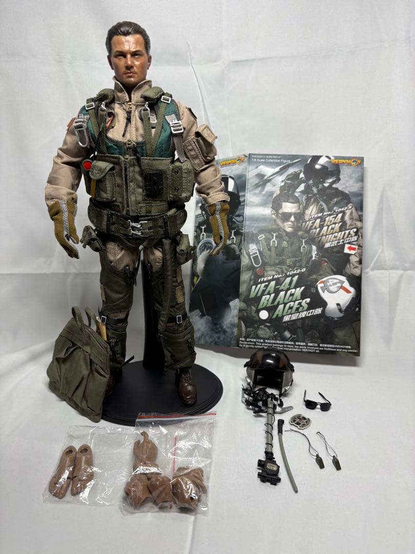 VeryHot製 VFA-154 BLACK KNIGHTS“ディカプリオ似 ”