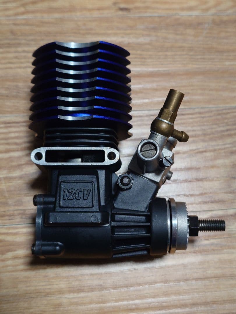 ラジコンエンジン　OSMAX 12CV