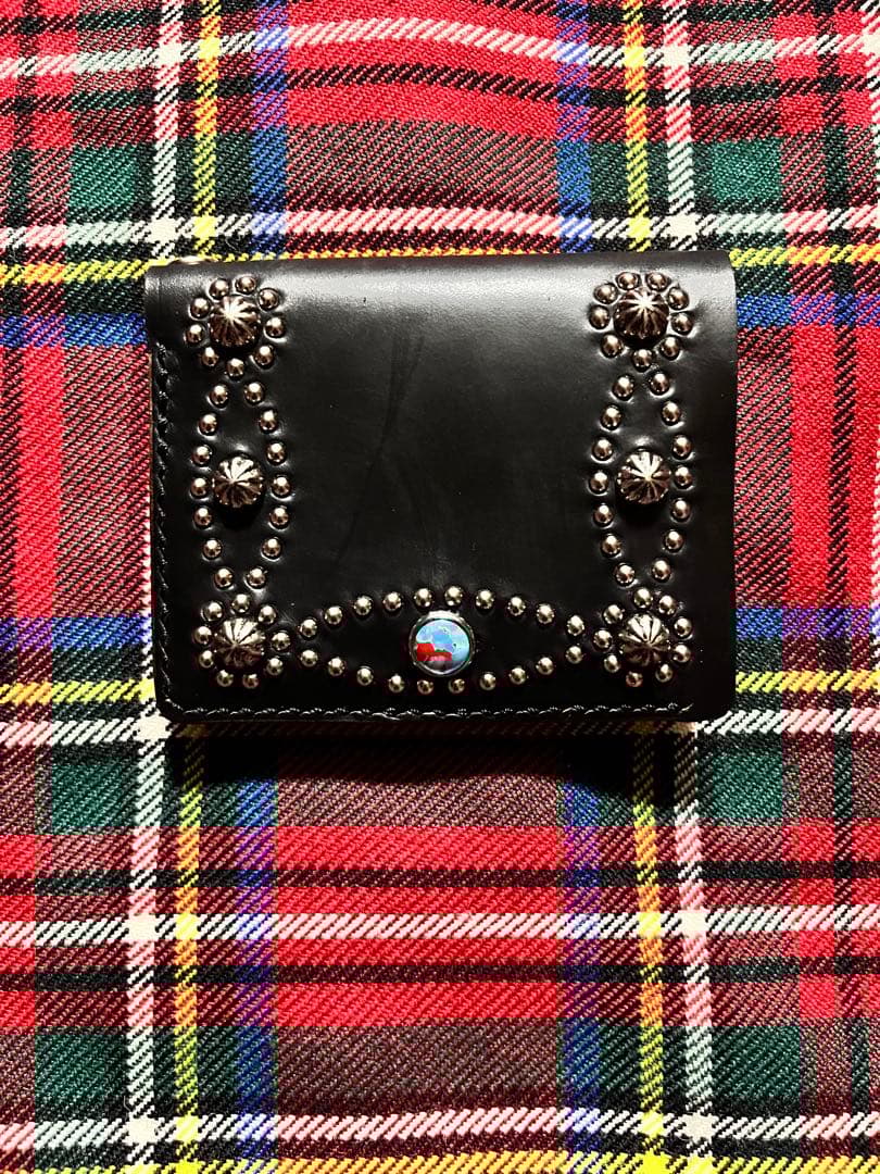 コンパクトウォレット レザー　キャットアイスタッズ