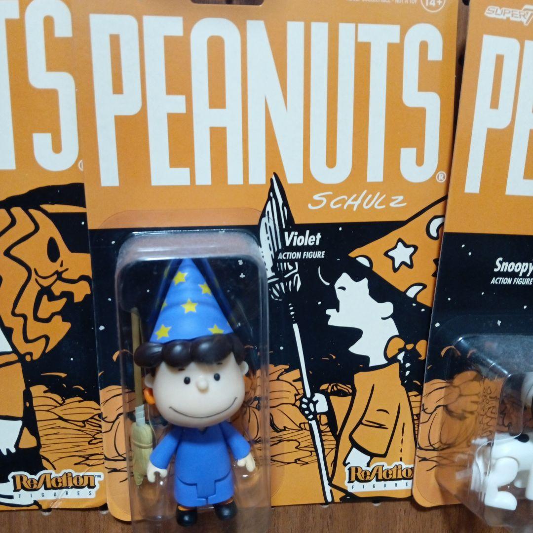 新品未開封☆PEANUTS☆SUPER7☆フィギュア☆ハロウィン☆全４種