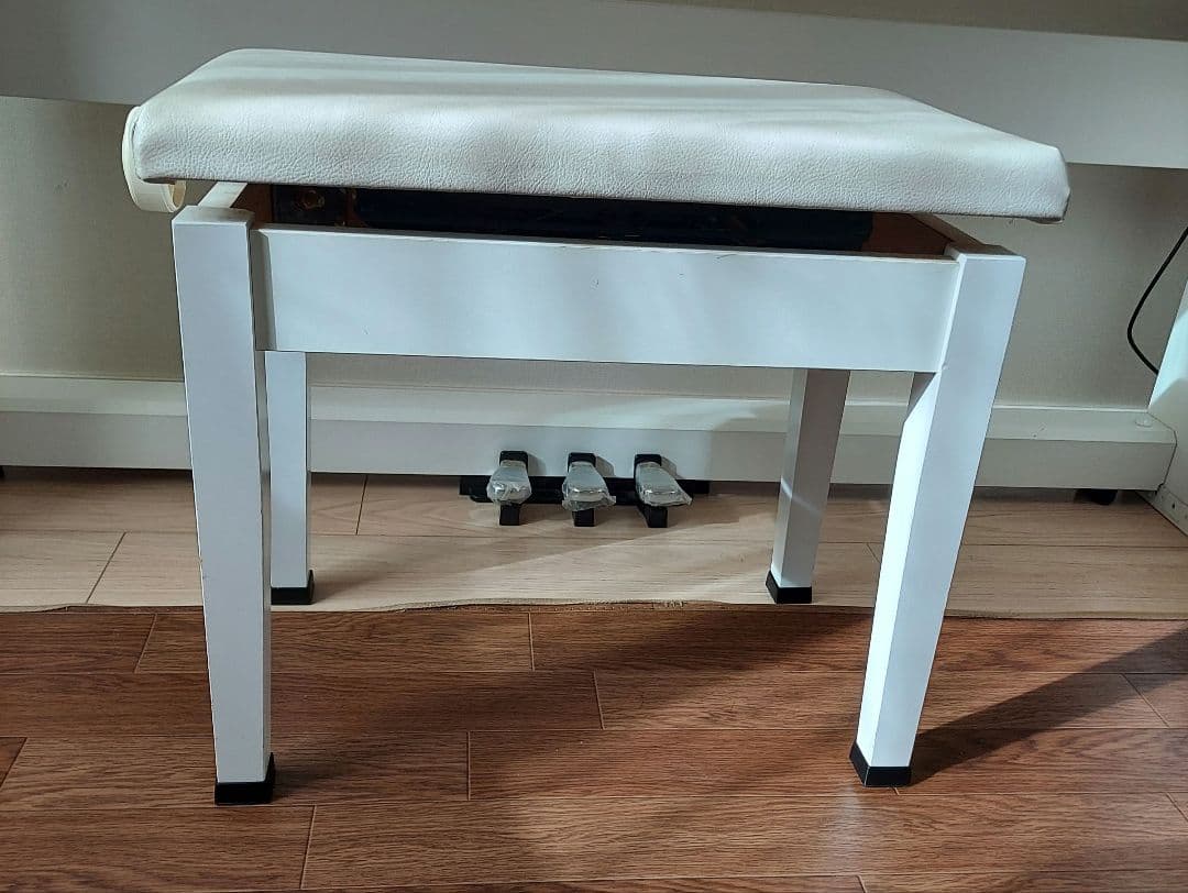 ホワイトデジタルピアノ 88鍵