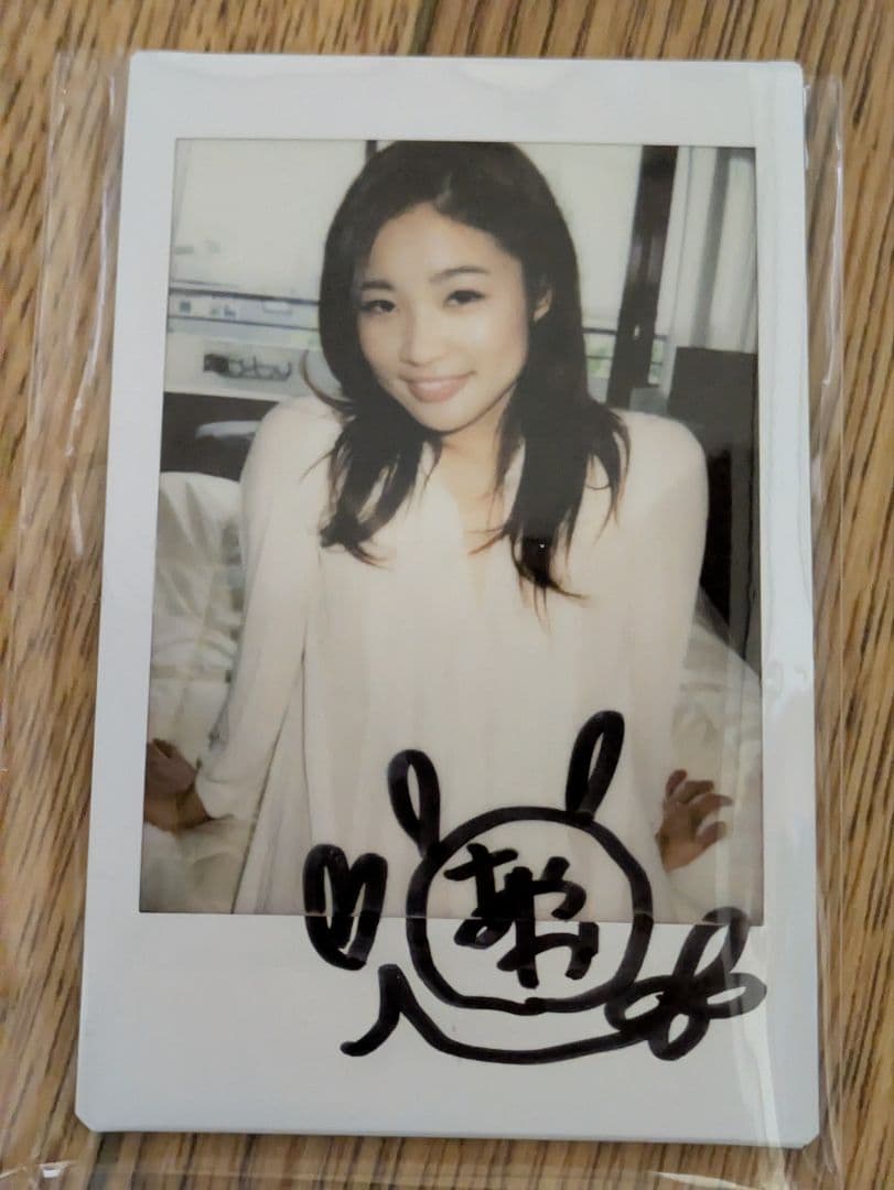 稲垣彩夏　サイン　生写真　グラビアアイドル　直筆　DVD　特典　生チェキ